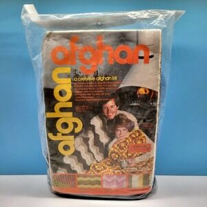 VTG 1970s Ripple Afghan Yarn Kit Crochet Granny Throw Blanket BLUE YARN (1976)